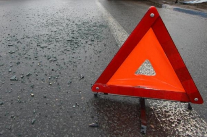 Автомобіль зірвався з мосту через річку поруч із Закарпаттям