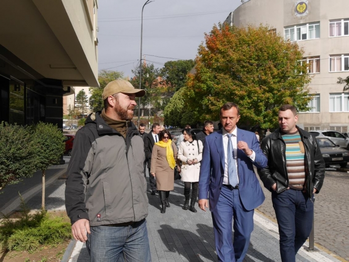 Для ужгородських високопосадовців влаштували екскурсію чехословацькими кварталами міста