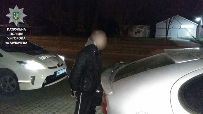 Наркомани двічі "попадалися" патрульним в Ужгороді цієї доби