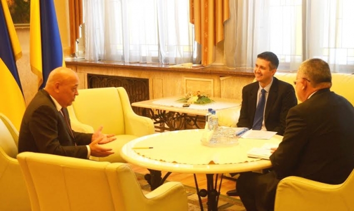 Москаль розказав Генконсулу Чехії про плани наступного року міняти на Закарпатті шиферні дахи