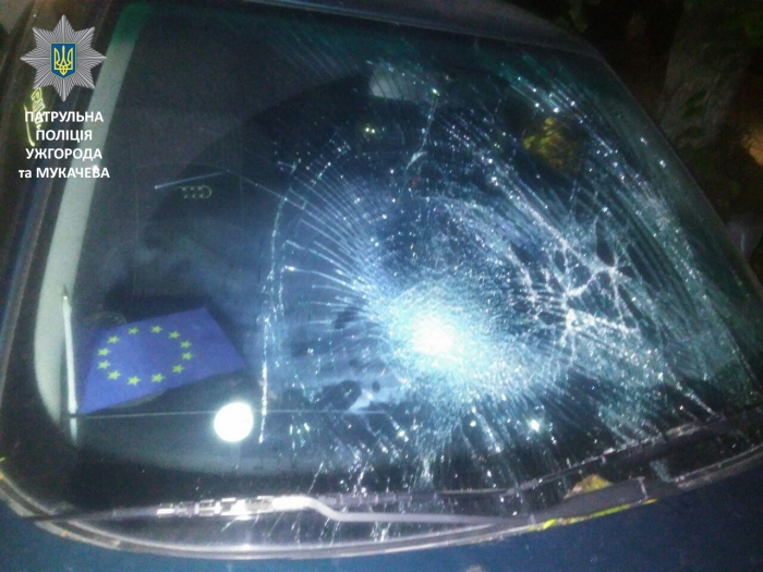 Автомобільного вандала ужгородські поліцейські впізнали за... підошвою