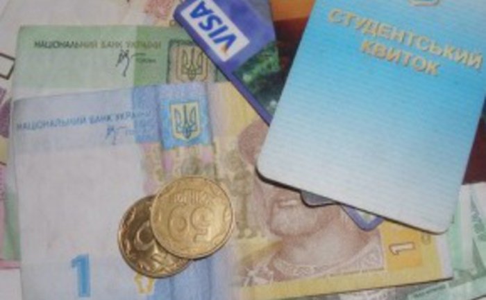 Щоб отримати стипендію у 2017 році, треба бути або розумним, або... бідним