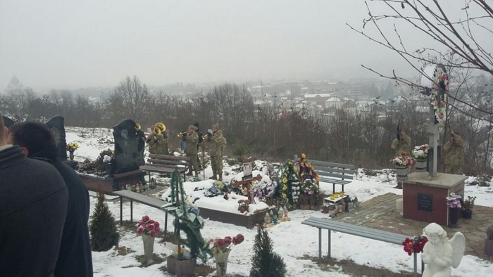 Іршава поховала першого учасника АТО. Хоч і демобілізованого