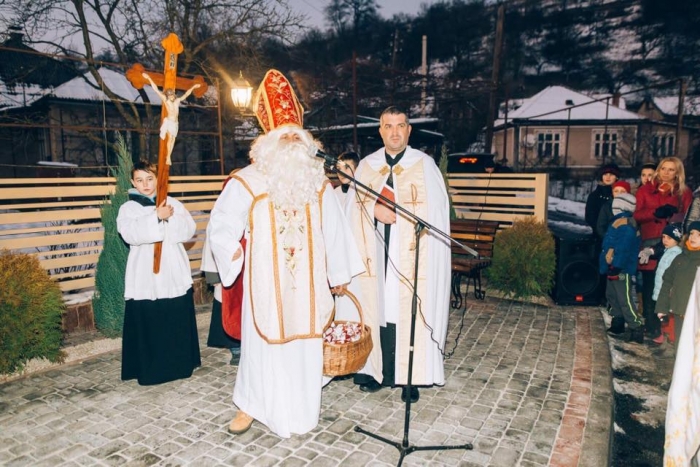 У Перечині одного Святого Миколая поставили, а багатьох з’їли