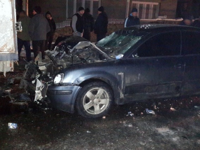 На Рахівщині чоловік загинув між двома автомобілями