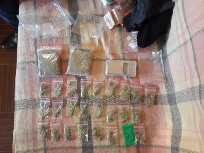 В Ужгороді на Радванці поліція вилучила марихуани на 25 тис. гривень