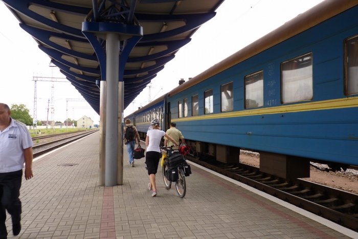 Як закарпатцям не залишитись на пероні: новий розклад руху поїздів
