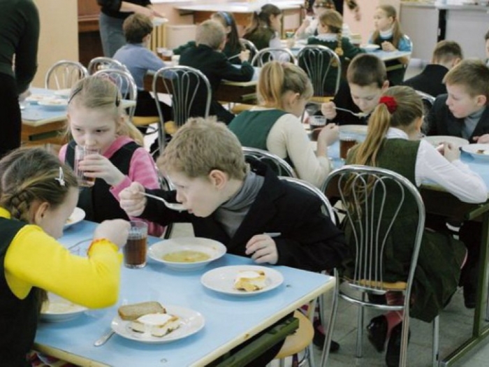 Ужгородський міськвиконком встановив, чиї діти отримають безкоштовні сніданки