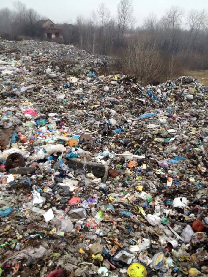 Розміри цього несанкціонованого сміттєзвалища просто вбивають наповал! (ФОТО)