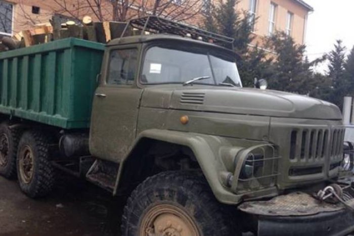 Фуру з «лівим» буком зупинили поліцейські інспектори (ФОТО)