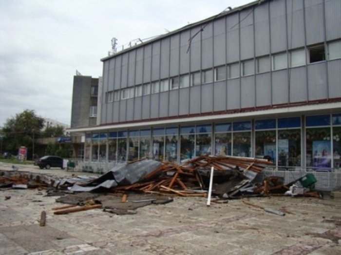 Поки що міська влада не робитиме ніяких кроків щодо згорілої будівлі «України» - міський голова