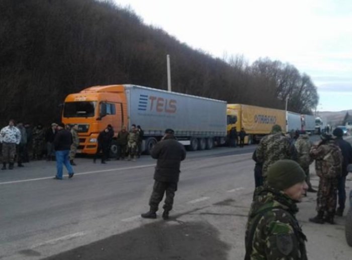 На кордон із ЄС російський автотранспорт прибув під поліцейським конвоєм! (ВІДЕО)