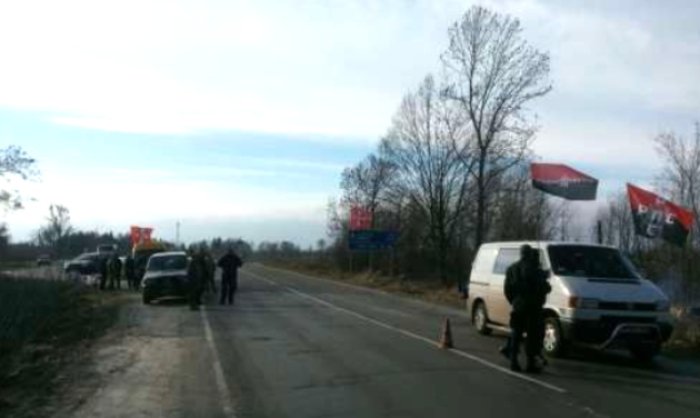 Вантажівки Російської Федерації розвертаються назад ще на підході до України (ФОТО, ВІДЕО)