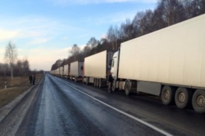 Народних обранців закликають терміново розглянути вимоги блокувальників російських вантажівок! (ВІДЕО)