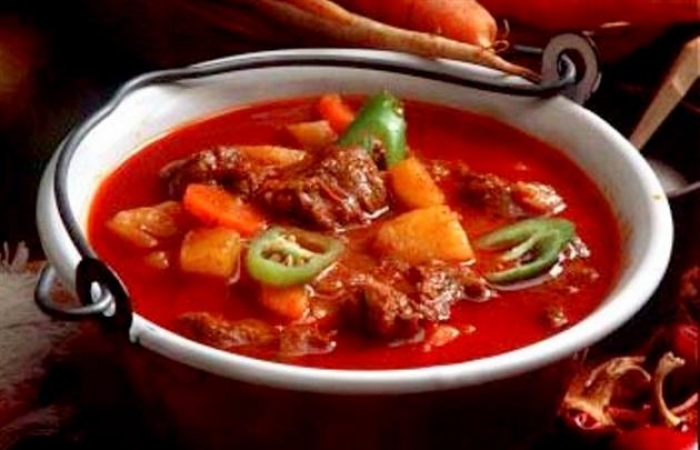 Протягом тижня ресторани Закарпаття пропонують страви угорської кухні за півціни