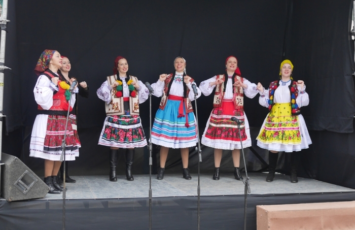 Медовий фестиваль в Ужгороді офіційно відкрили