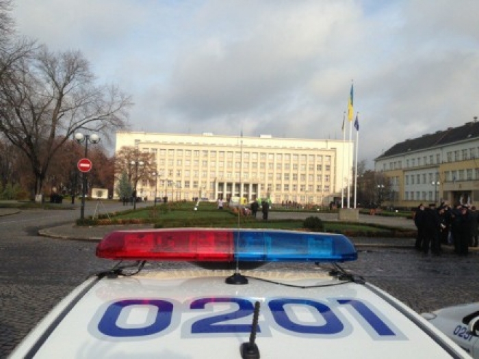 П`яний водій в Ужгороді тікав від поліцейських із розірваним колесом