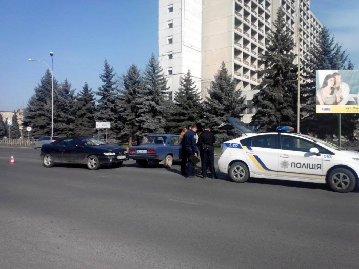 Біля готелю "Закарпаття" в Ужгороді "чмокнулися" європеєць і москаль