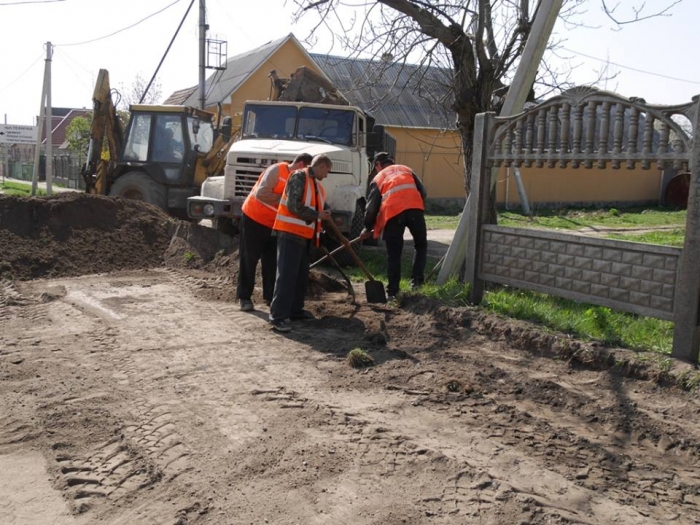 В Ужгороді розчищатимуть узбіччя протягом 2 тижнів