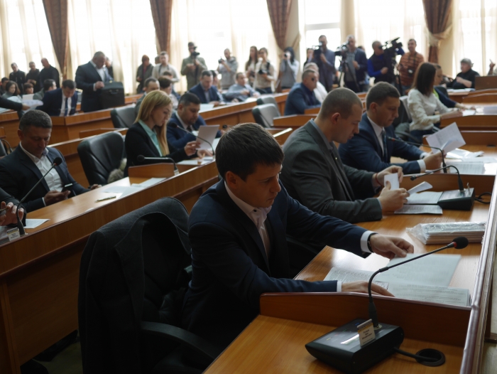 Ужгородські депутати продовжили засідання сесії, яке минулого четверга припинили після серії мінувань
