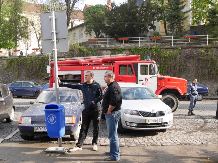 Уже традиція: перед сесією міську раду Ужгорода знову "замінували"