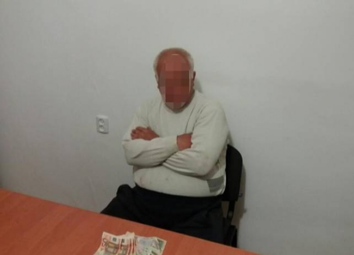 Голову сільради з Берегівщини "пов'язали" на хабарі
