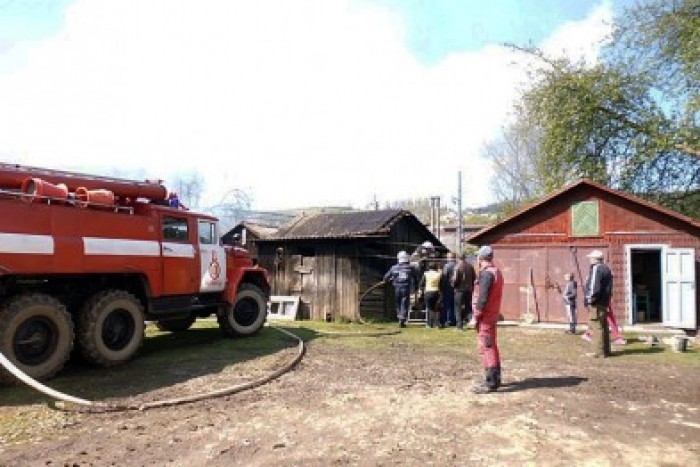На Воловеччині у селян згоріло майже все господарство
