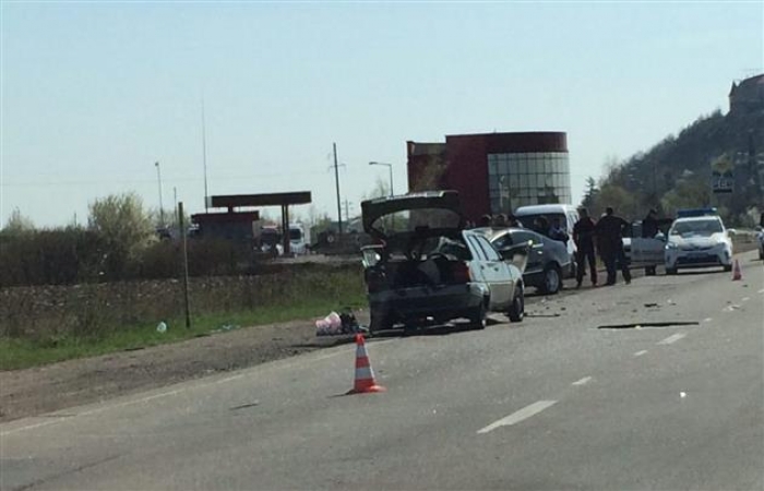 Внаслідок ДТП в іномарки знесло передню частину