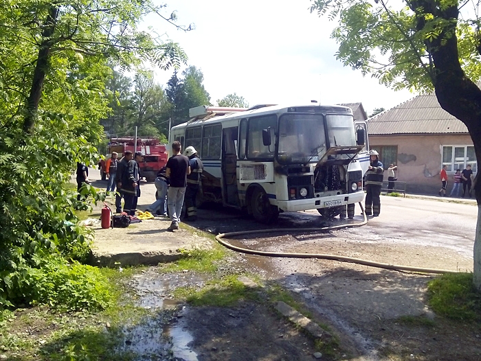 У Воловці пожежники ліквідували загорання автобуса