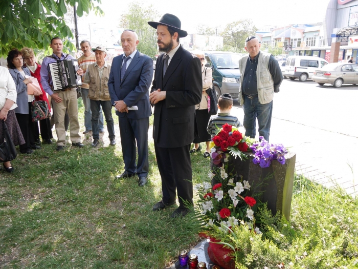 Як Ужгород приєднався до 2 хвилин мовчання, які сьогодні були по всьому світу за 6 мільйонами вбитих євреїв 