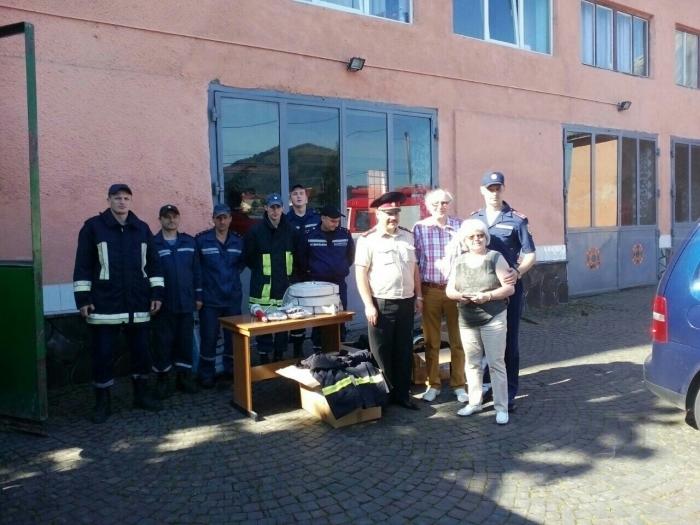 Мукачівським вогнеборцям подарували екіпірування