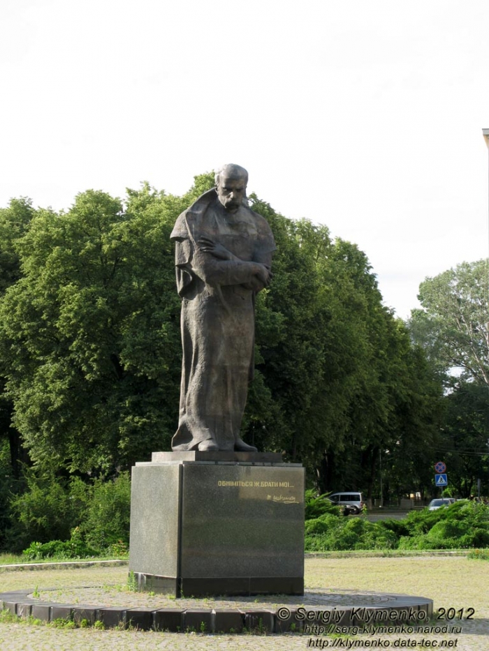 В Ужгороді, з нагоди 155 річниці перепоховання Тараса Шевченка в українській землі, проведуть народне віче