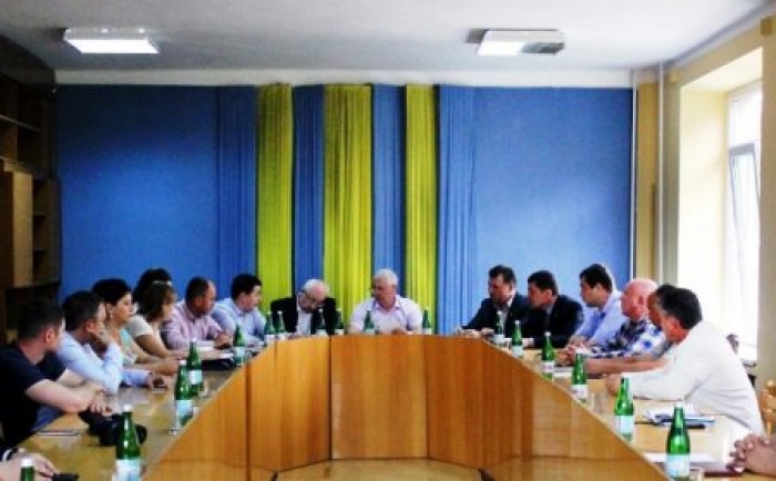 На Виноградівщині відреставрують стадіон