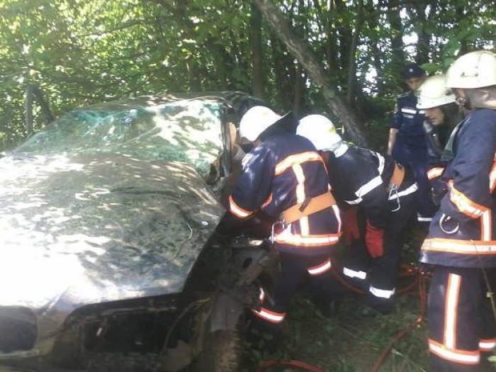 На трасі "Мукачево-Львів" чоловік врізався в білборд