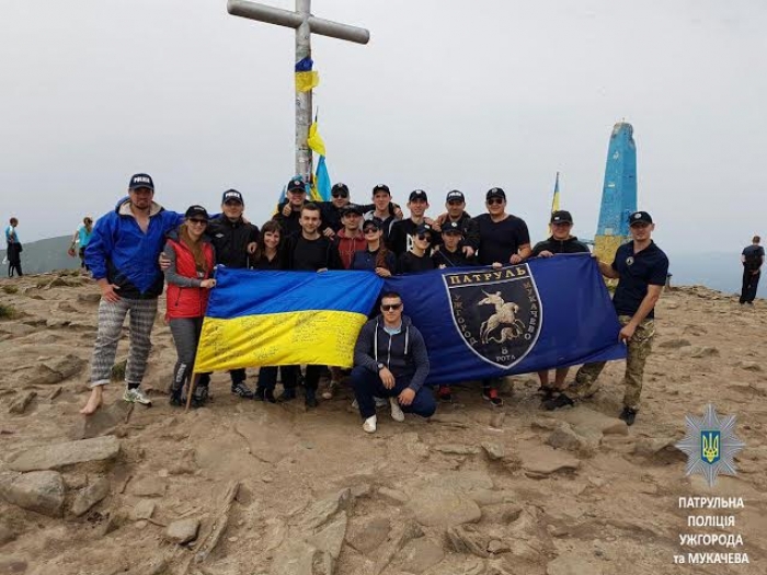 Закарпатські поліцейські «здолали» Говерлу