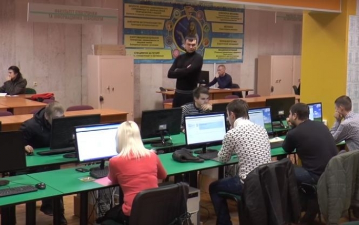 Майже три десятки колишніх закарпатських міліціонерів пройдуть наступного тижня у Києві тести