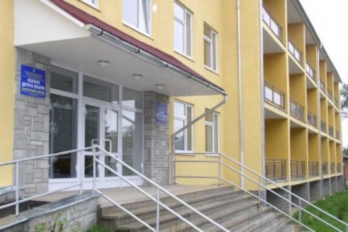 Від граду у Мукачеві знівечено перекриття обласної клінічної лікарні