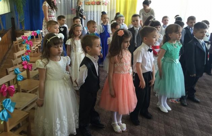Іршавські дітлахи попрощались зі своїми садочками