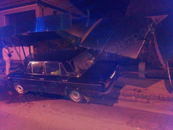 Зупинку в Ужгороді відновлять за рахунок винуватця ДТП