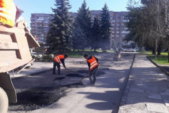 Що і де сьогодні зробили ужгородські комунальники