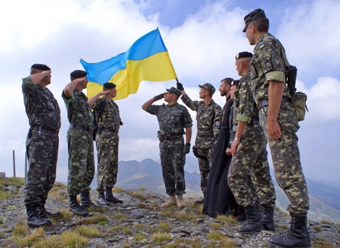 Закарпатцям розповіли, які переваги та бонуси отримають військові-контрактники