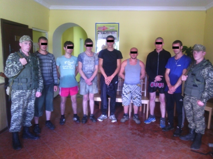 Рахівським прикордонникам пропонували хабар за мокрих незнайомців
