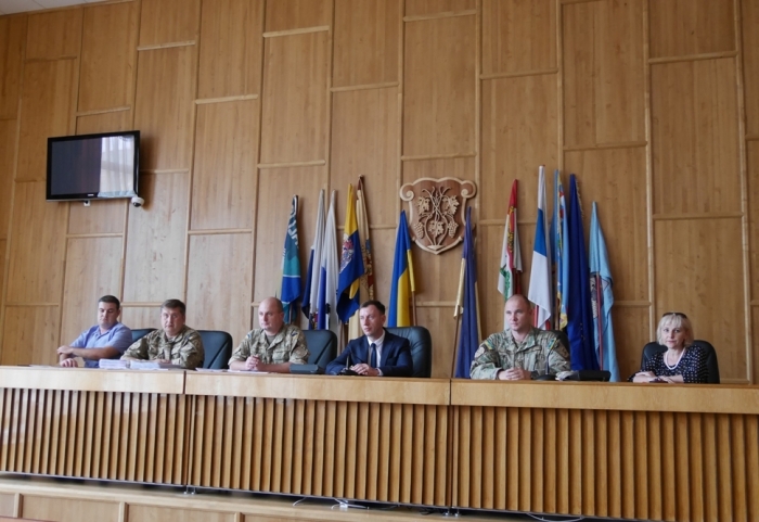 Керівники ужгородських ОСББ перевірятимуть призовників у своїх будинках