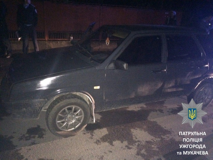 Мукачівець, втікаючи від поліції, викинув кастет