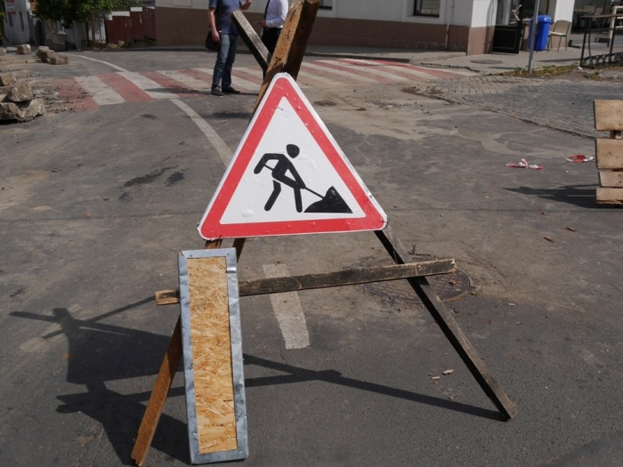 В Ужгороді намагаються оптимізувати автомобільний рух, ускладнений ремонтом однієї з центральних вулиць