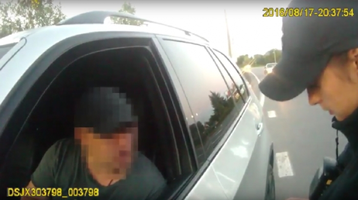 Мукачівські патрульні оприлюднили відео затримання п'яного водія, який назвався суддєю