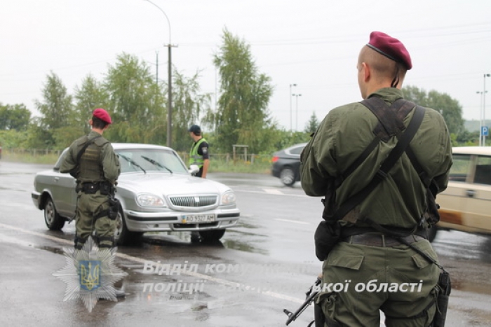 Озброєні спецпризначені посилили пости патрульних в Ужгороді та Мукачеві