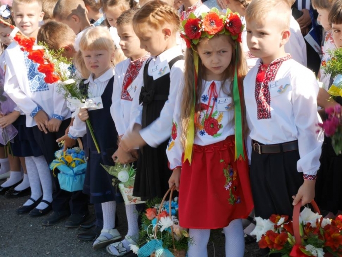 Мер Ужгорода Богдан Андріїв відвідав урочисті лінійки у школах міста