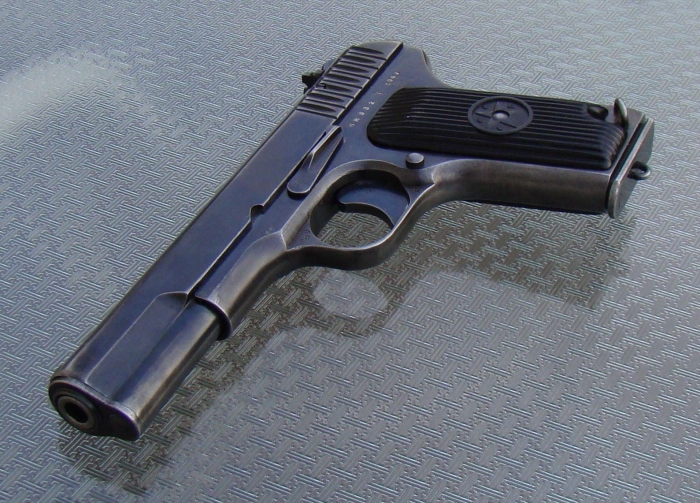 У школі на Виноградівщині знайшли пістолет