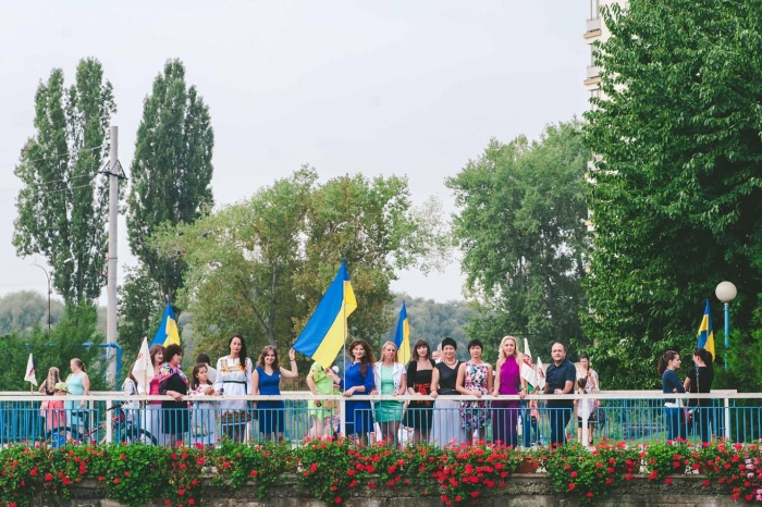 В Ужгороді з'явився «Квітучий міст», створений в рамках програми «Ґенерація 2020»